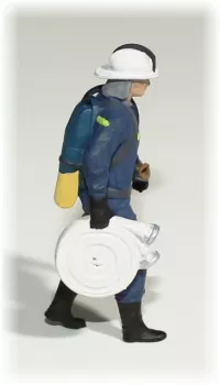 Hasič s hadicí a dýchacím přístrojem SATURN S7 Modely od Patrona Hasič s hadicí a dýchacím přístrojem SATURN S7 Modely od Patrona