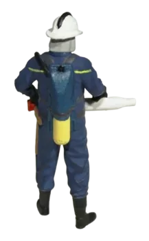 Hasič s proudnicí na pěnu a dýchacím přístrojem SATURN S7 Modely od Patrona