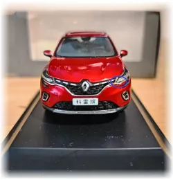 Renault Captur SUV - kaz od lepidla pod zadním i předním světlem Renault Captur SUV - kaz od lepidla pod zadním i předním světlem