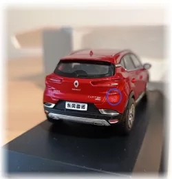 Renault Captur SUV - kaz od lepidla pod zadním i předním světlem Renault Captur SUV - kaz od lepidla pod zadním i předním světlem